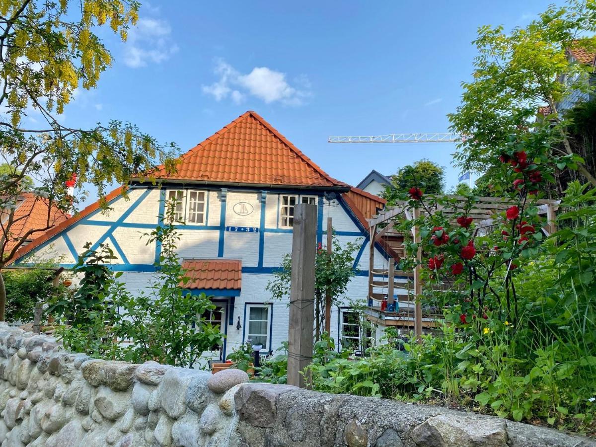 Fischerhaus Blankenese Хамбург Екстериор снимка
